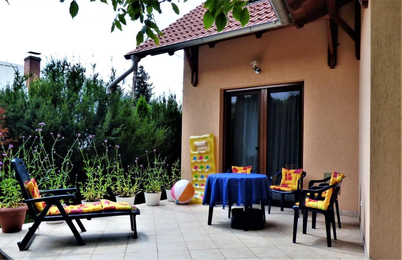 Vila Szemermetes Erzsok Nyaralohaz Gyomaendrőd Exteriér fotografie