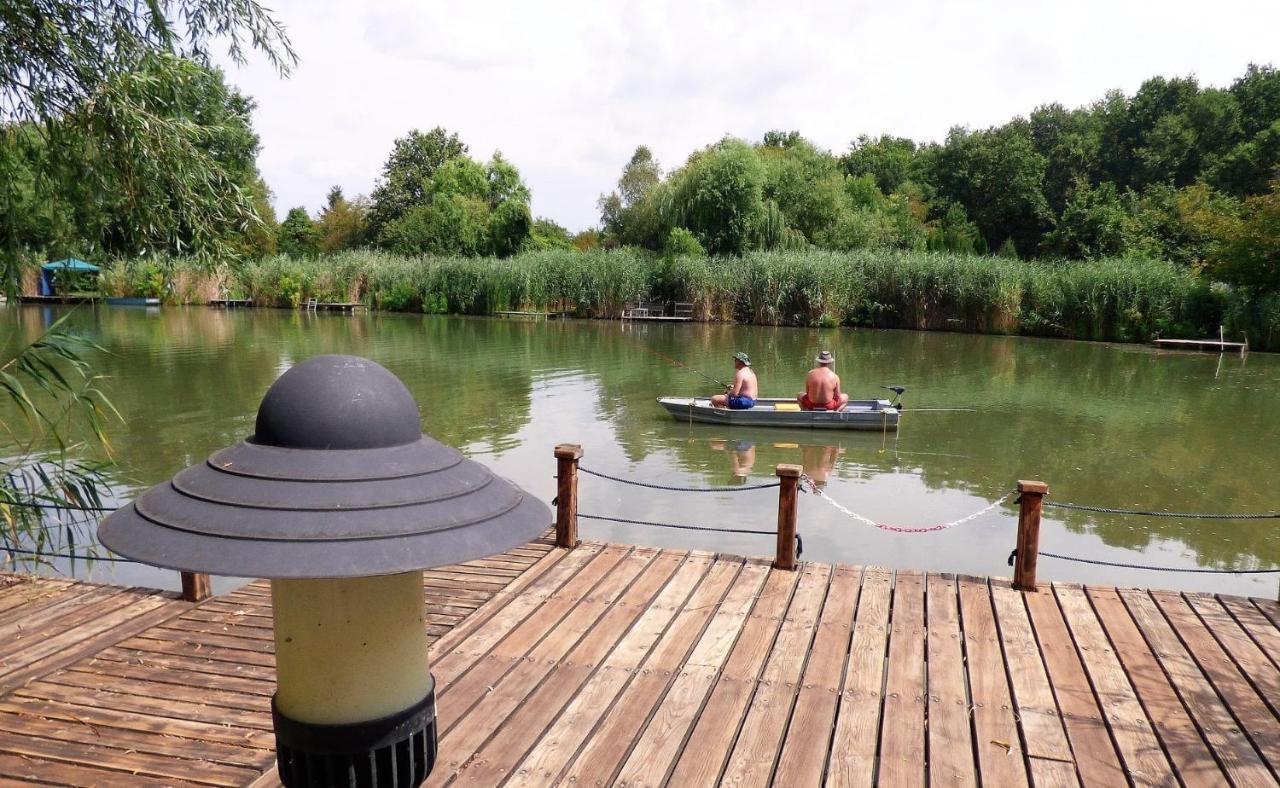 Vila Szemermetes Erzsok Nyaralohaz Gyomaendrőd Exteriér fotografie